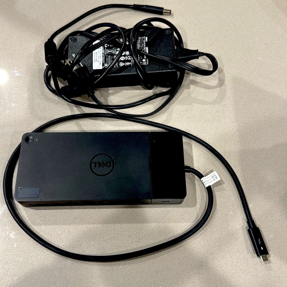 Dell docking station with charger.